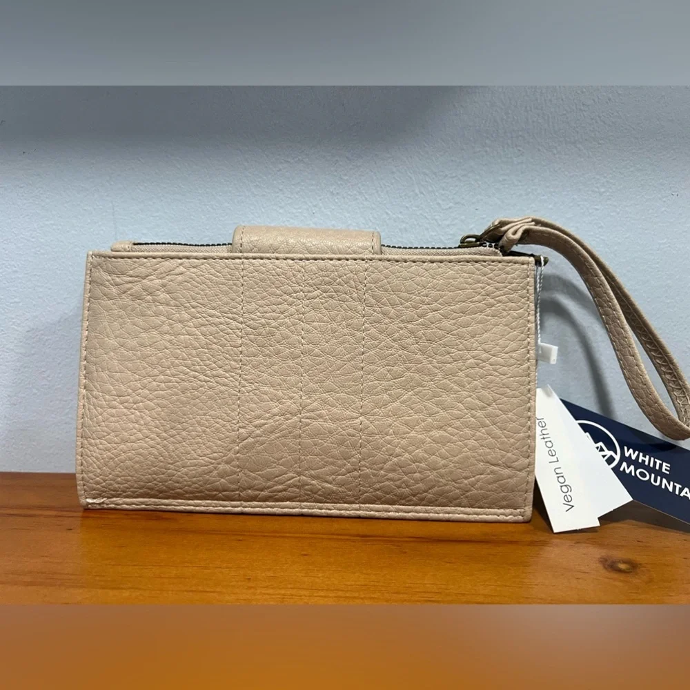 WHITE MOUNTAIN NWT Beige Snap Button Zipper Women's Vegan Leather Bi Fold Wallet